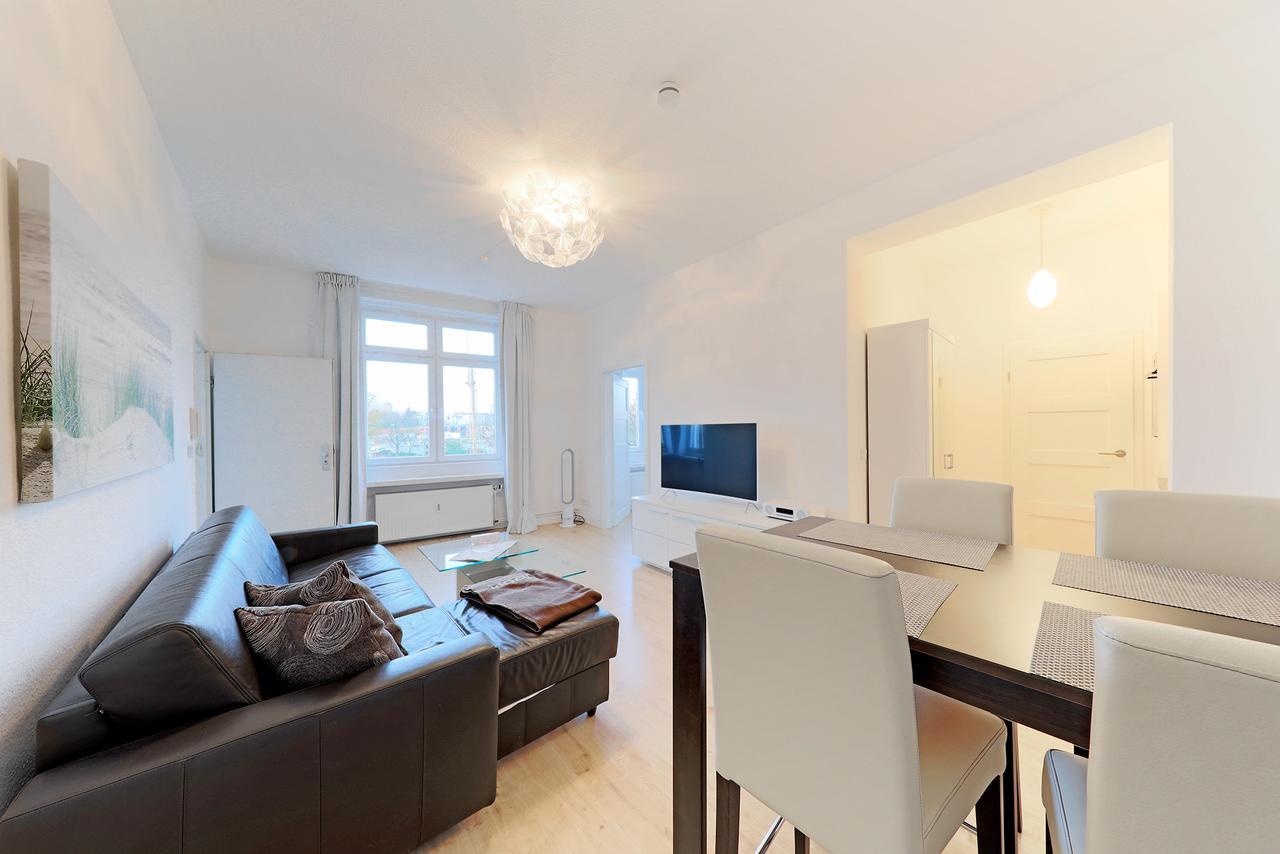 ליבק Apartment Traveblick מראה חיצוני תמונה