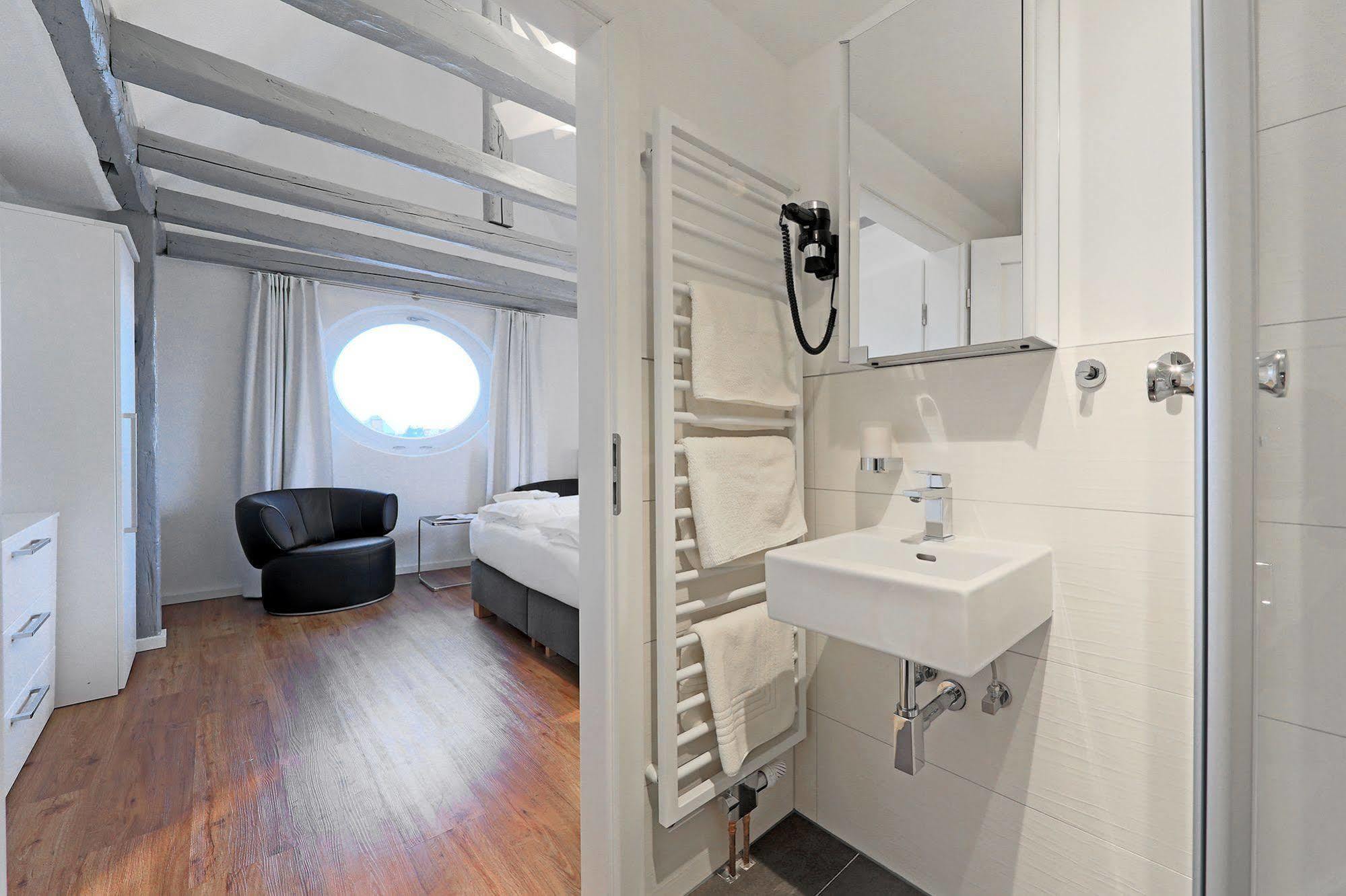 ליבק Apartment Traveblick מראה חיצוני תמונה
